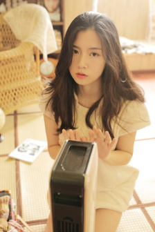 《被社长强睡的人妻